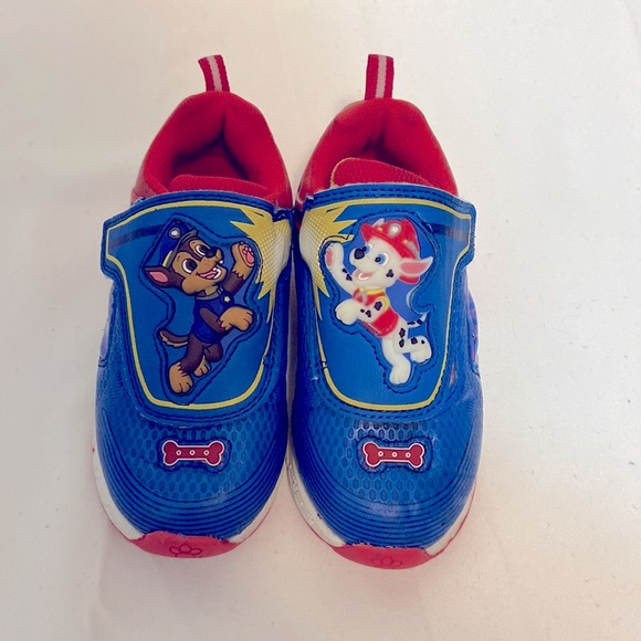 NICKELODEON PAW PATROL CHARACTER LIGHT UP SNEAKERS - Picture 2 of 5